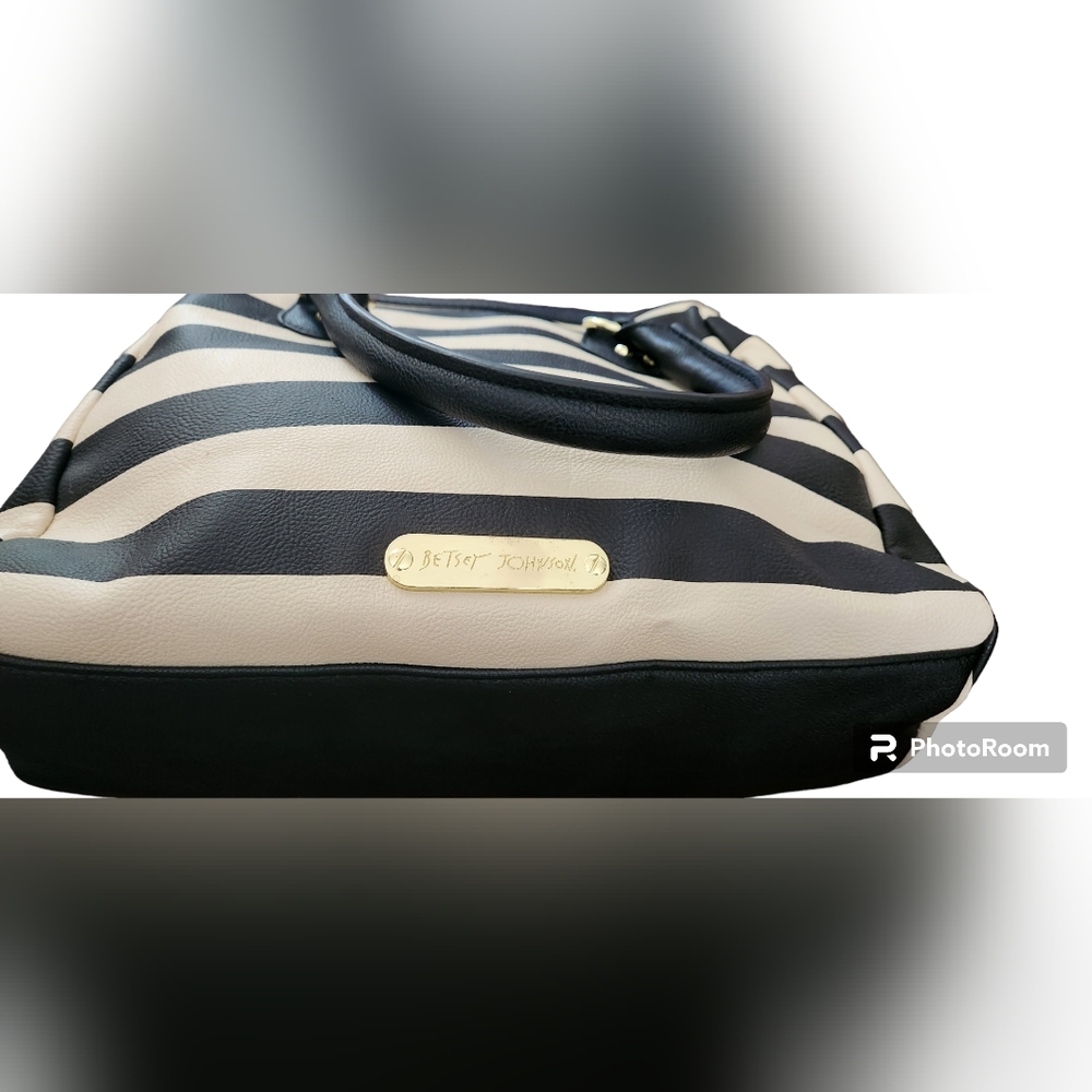 Y2K Betsey Johnson Off White & Black Striped Purse with Oversized Pink Bow - Picture 3 of 16